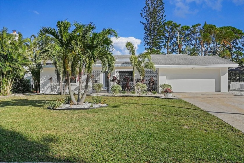 NO FLOOD ZONE. Welcome to this meticulously renovated home - Beach Home for sale in St. Petersburg, Florida on Beachhouse.com