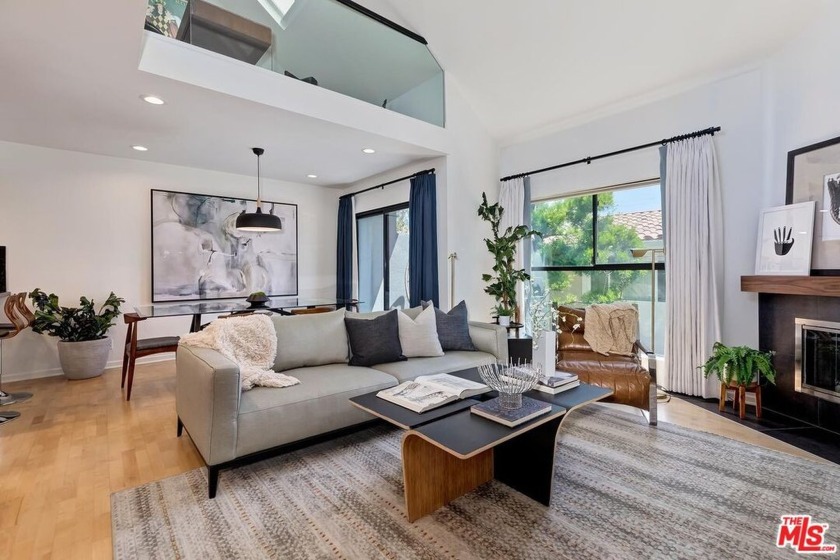 Welcome to this stunning modern architectural townhome nestled - Beach Townhome/Townhouse for sale in Santa Monica, California on Beachhouse.com