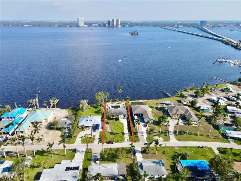Amazing riverfront property in North Fort Myers.  This south - Beach Home for sale in North Fort Myers, Florida on Beachhouse.com
