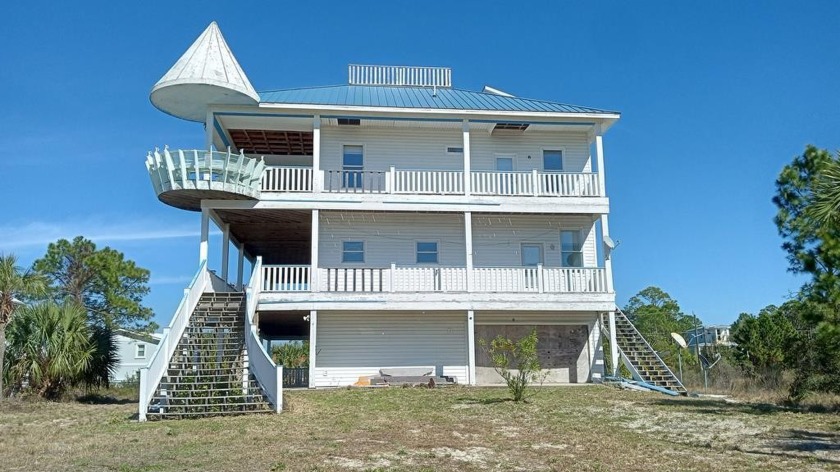 CALLING OUT TO ALL VISIONARIES AND INVESTORS!! MASSIVE BAY VIEW - Beach Home for sale in St. George Island, Florida on Beachhouse.com