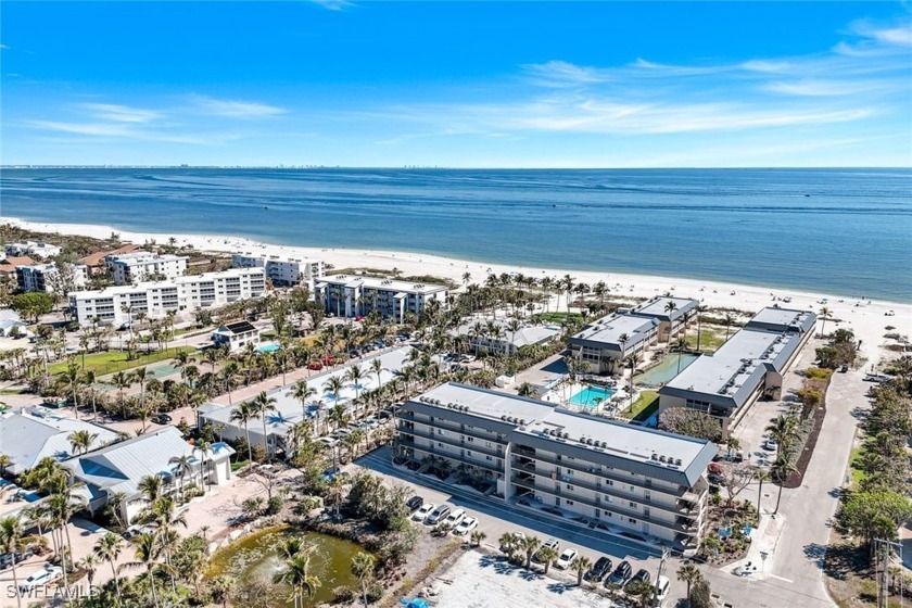 Don't delay and don't miss out!  This top floor unit has great - Beach Condo for sale in Sanibel, Florida on Beachhouse.com
