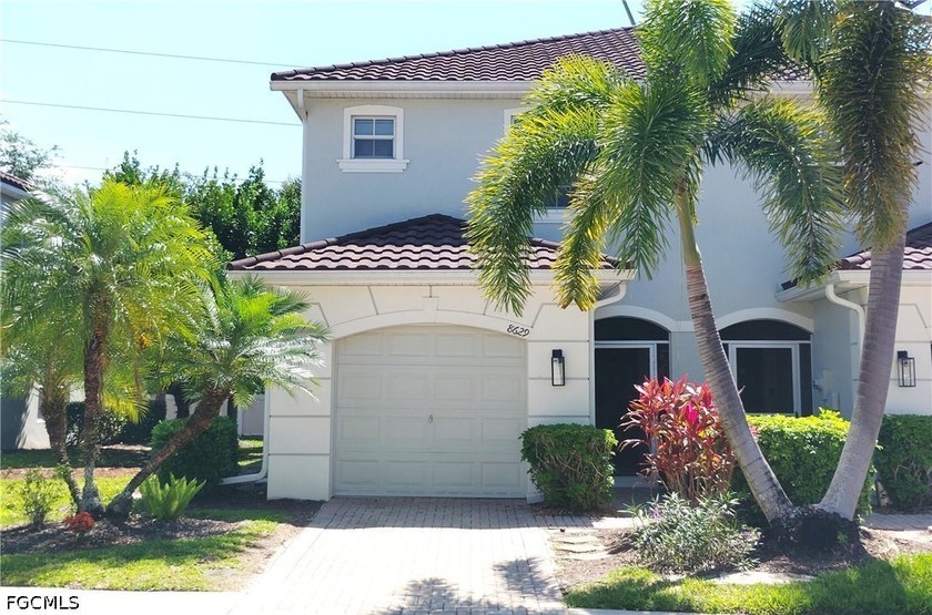 BEAUTIFUL, rarely available, nicely furnished 3 bedrooms end - Beach Townhome/Townhouse for sale in Lehigh Acres, Florida on Beachhouse.com