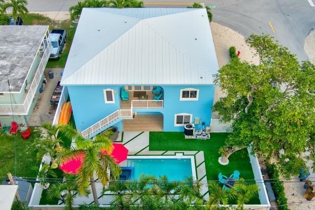 Immaculate and versatile 2-story home featuring 5BR/3BTH, (2717 - Beach Home for sale in Key Largo, Florida on Beachhouse.com