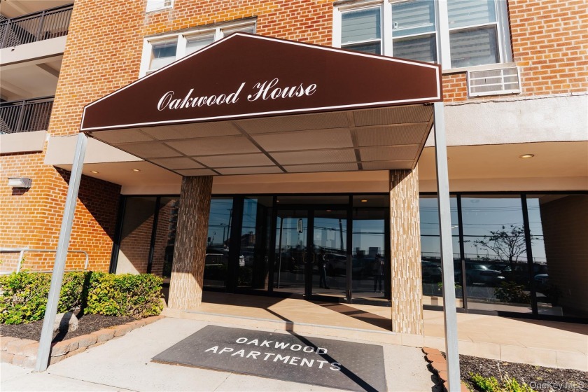 This beautifully renovated, bright and airy studio is located in - Beach Lot for sale in Long Beach, New York on Beachhouse.com