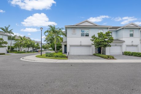 Experience unparalleled luxury living in this 3-bed, 2.5 bath - Beach Townhome/Townhouse for sale in Deerfield Beach, Florida on Beachhouse.com