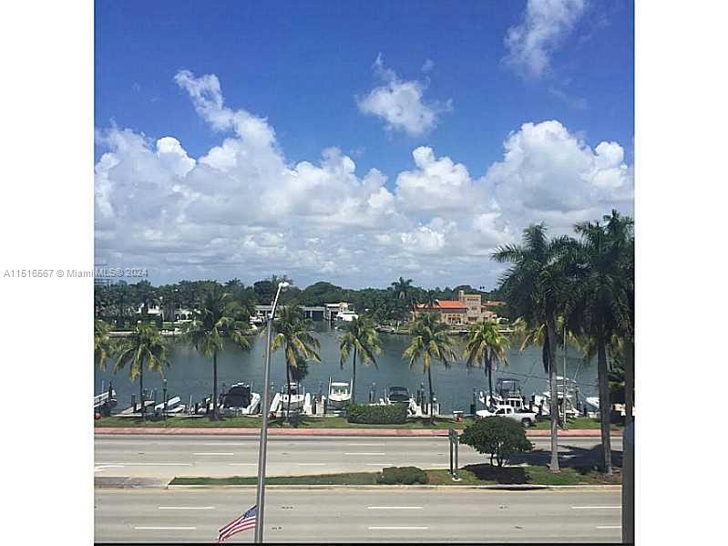 Breathtaking direct Intracoastal views in this one bedroom plus - Beach Condo for sale in Miami Beach, Florida on Beachhouse.com