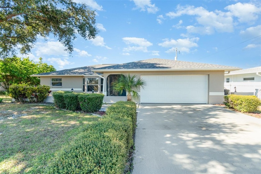 Welcome to a rare opportunity in North Port, Florida! This home - Beach Home for sale in North Port, Florida on Beachhouse.com