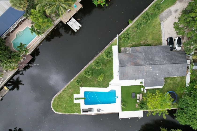 Enjoy the tranquility of this updated rancher, with a backyard - Beach Home for sale in Fort Lauderdale, Florida on Beachhouse.com