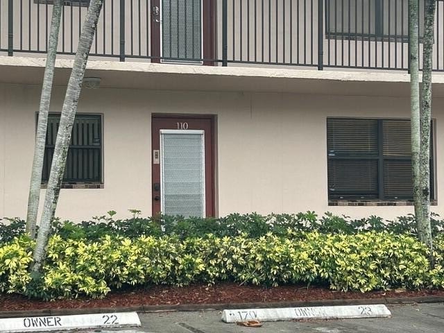 Wake up to peaceful lakefront and golf course views in this - Beach Condo for sale in Sunrise, Florida on Beachhouse.com