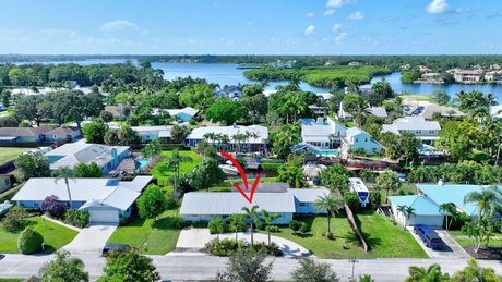 This is the lowest priced OCEAN ACCESS home in the entire area! - Beach Home for sale in Jupiter, Florida on Beachhouse.com