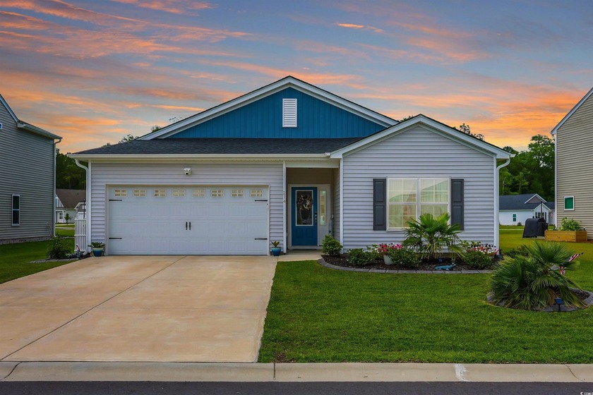 Welcome to your perfect MOVE-IN-READY home in Myrtle Beach! - Beach Home for sale in Myrtle Beach, South Carolina on Beachhouse.com