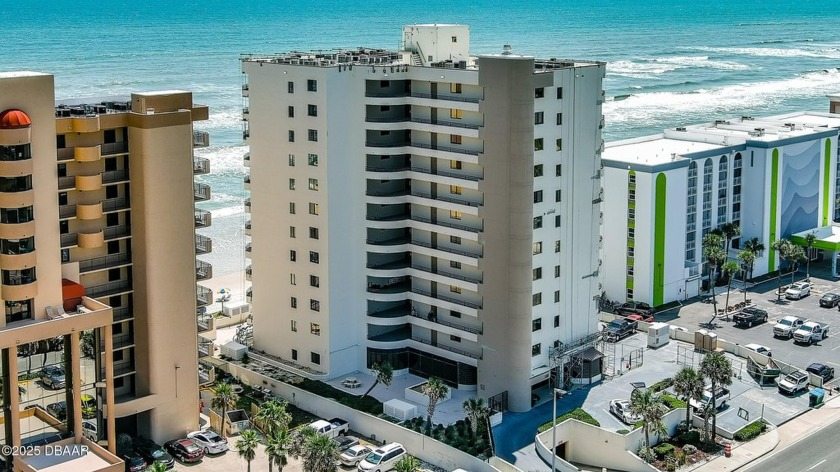 INVESTOR ALERT!!! This condo has it all. Huge rental income - Beach Condo for sale in Daytona Beach, Florida on Beachhouse.com