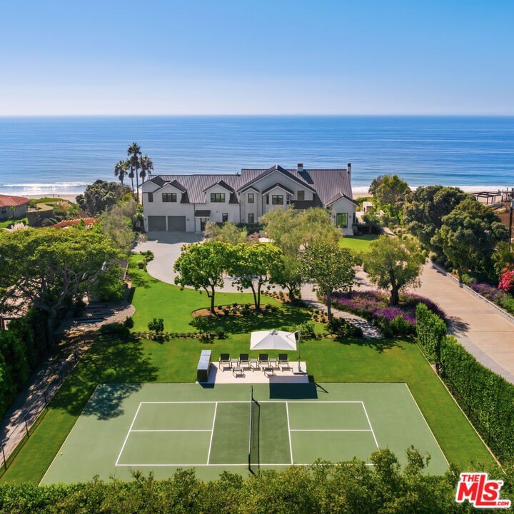A contemporary coastal estate with panoramic ocean views, 29754 - Beach Home for sale in Malibu, California on Beachhouse.com