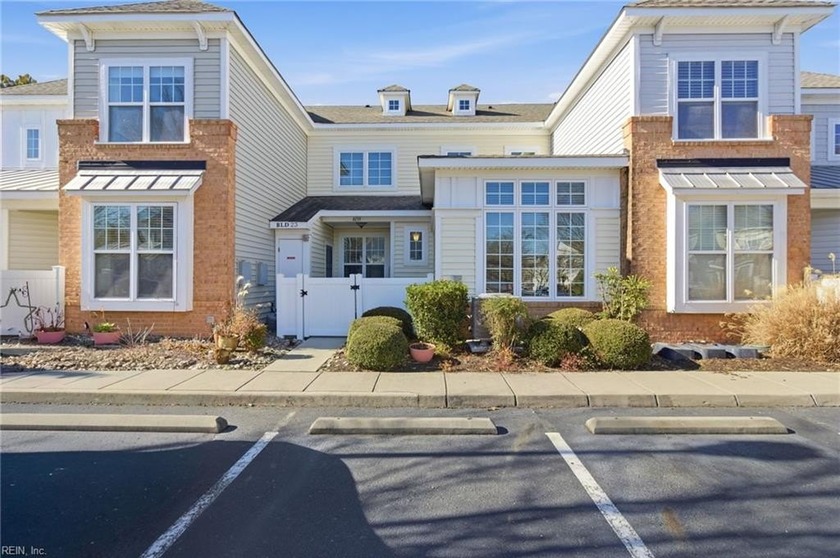 Resort style living awaits in the highly desirable Harbor Walk - Beach Condo for sale in Norfolk, Virginia on Beachhouse.com