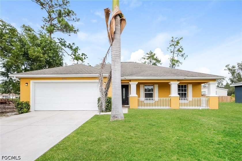 Discover this charming 3 bedroom, 2 bathroom home offering 1,458 - Beach Home for sale in Lehigh Acres, Florida on Beachhouse.com