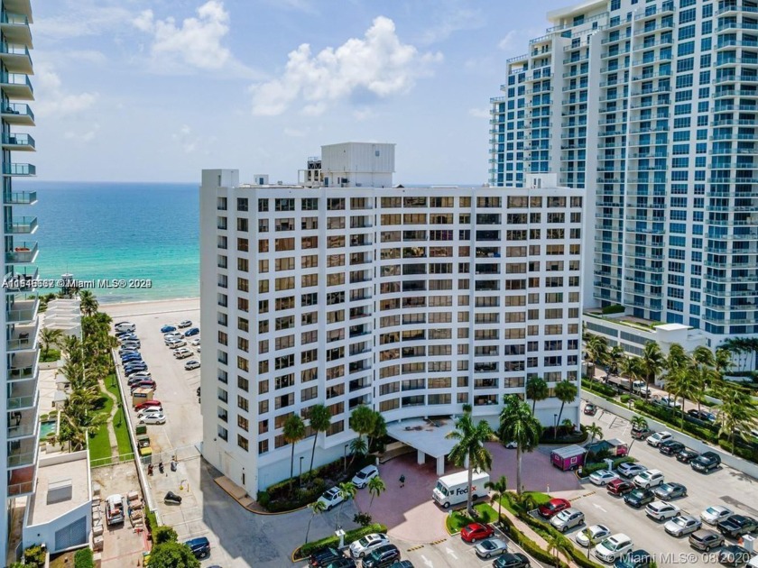 Your Tropical Paradise Awaits!  Beautifully Renovated Oceanfront - Beach Condo for sale in Hollywood, Florida on Beachhouse.com