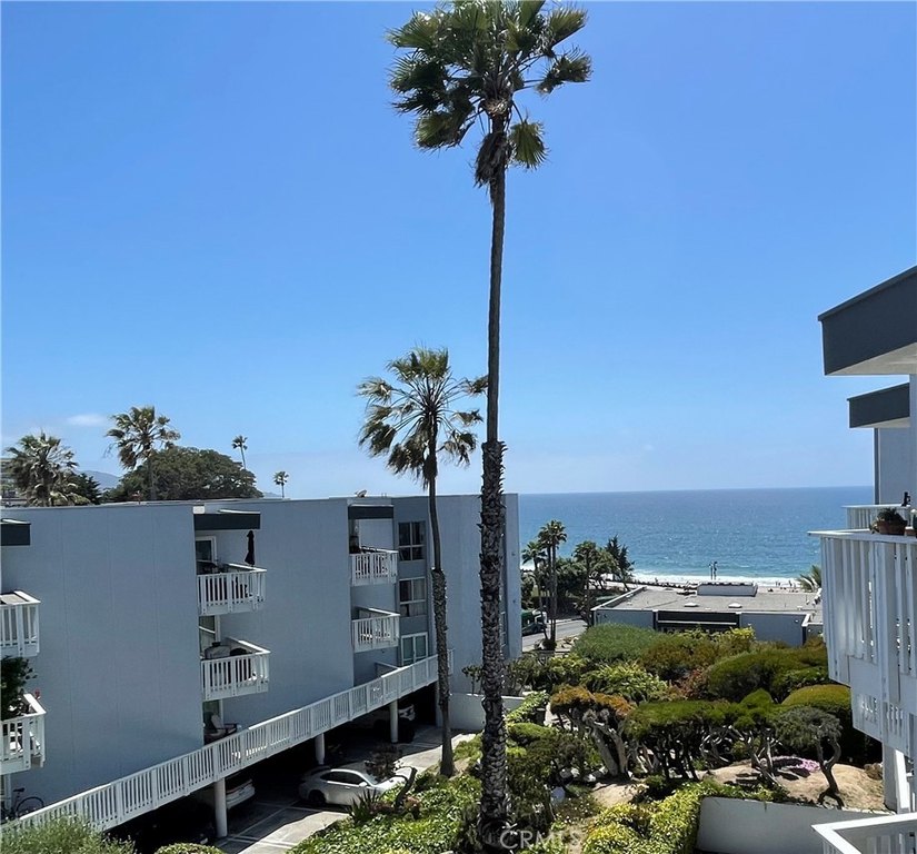 Live at the BEACH in this TOP FLOOR condominium with white water - Beach Condo for sale in Redondo Beach, California on Beachhouse.com