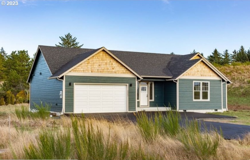Looking for a great home at The Dunes, 3 bedrooms, 2 baths? Look - Beach Home for sale in Warrenton, Oregon on Beachhouse.com