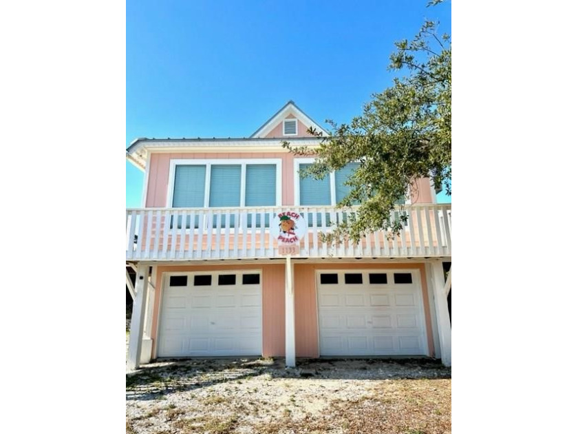 Wonderful beach house located across from county beach to bay - Beach Home for sale in St. George Island, Florida on Beachhouse.com