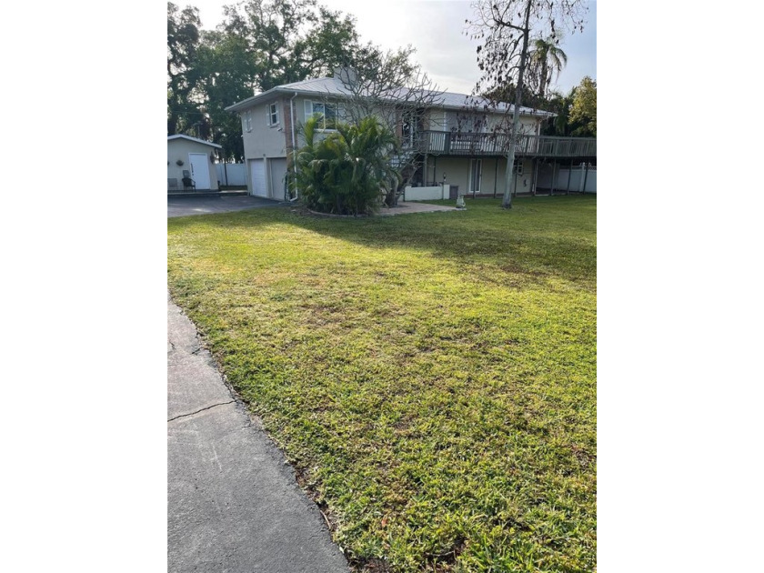 This water front charming and spacious home located in Ellenton - Beach Home for sale in Ellenton, Florida on Beachhouse.com