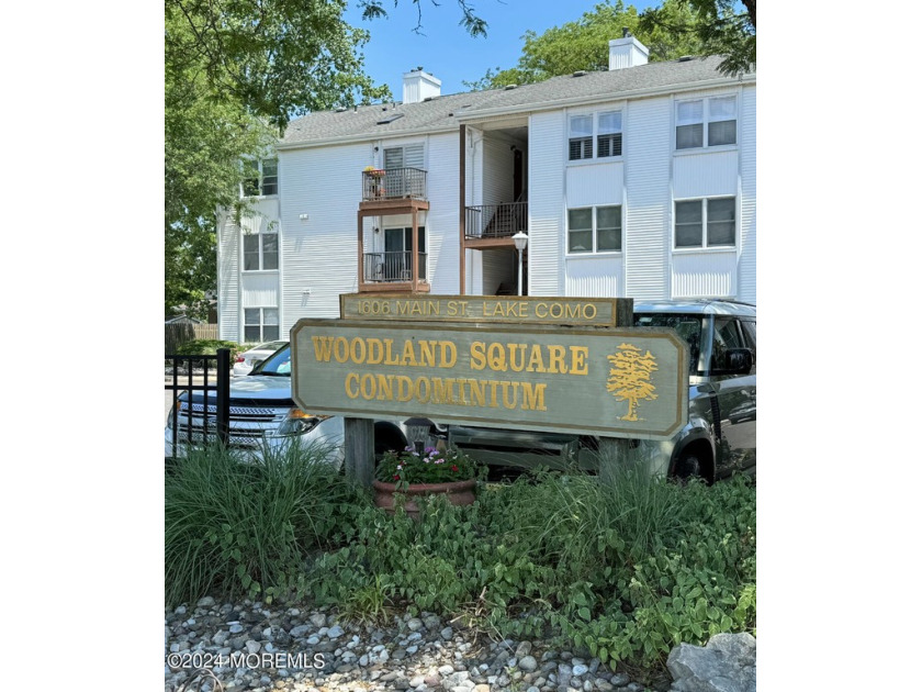 Welcome to the desirable Woodland Square Condominium. Located in - Beach Condo for sale in Belmar, New Jersey on Beachhouse.com