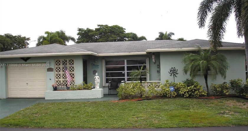 Great corner lot for this upgraded 2/2 home in a quiet 55+ - Beach Home for sale in Tamarac, Florida on Beachhouse.com