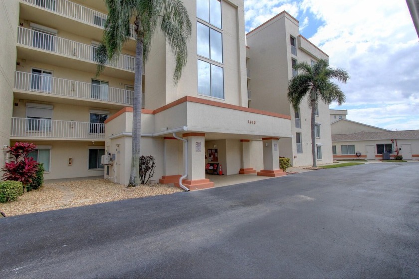 Peaceful Park like setting with pond view in this 55 and older - Beach Condo for sale in Rockledge, Florida on Beachhouse.com