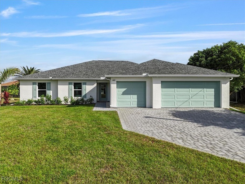 THIS HOUSE IS HUGE! This Spacious Pool Home features 4 large - Beach Home for sale in Cape Coral, Florida on Beachhouse.com