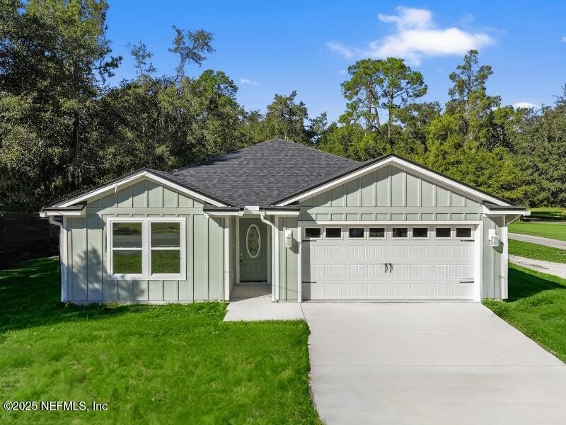 **Walking Distance Away From Ramp Boat Dock**Experience modern - Beach Home for sale in Jacksonville, Florida on Beachhouse.com