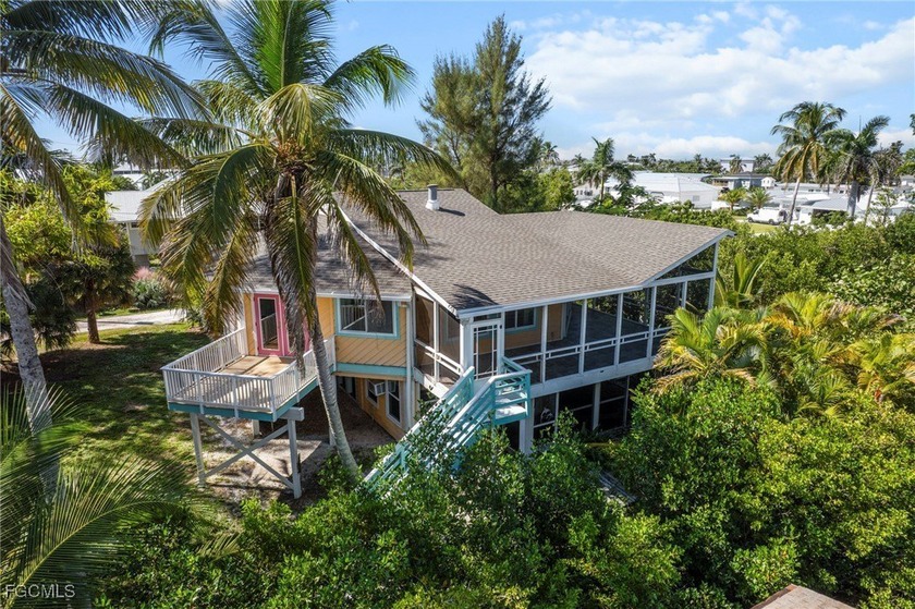 Welcome to 3660 Schooner LN in St. James City on Pine Island - a - Beach Home for sale in St. James City, Florida on Beachhouse.com