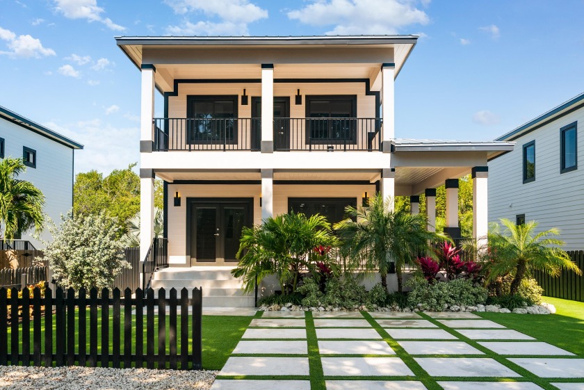Welcome to your Luxury Pool Home!Step into this stunning - Beach Home for sale in Key Largo, Florida on Beachhouse.com