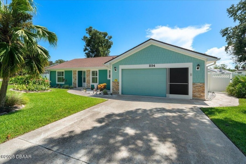 Florida Paradise in Northbrook! Welcome to your slice of Florida - Beach Home for sale in Ormond Beach, Florida on Beachhouse.com