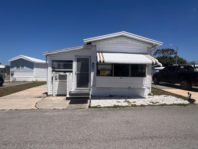 Well-maintained 1 bedroom, 1 bath home featuring vaulted - Beach Home for sale in Port Richey, Florida on Beachhouse.com