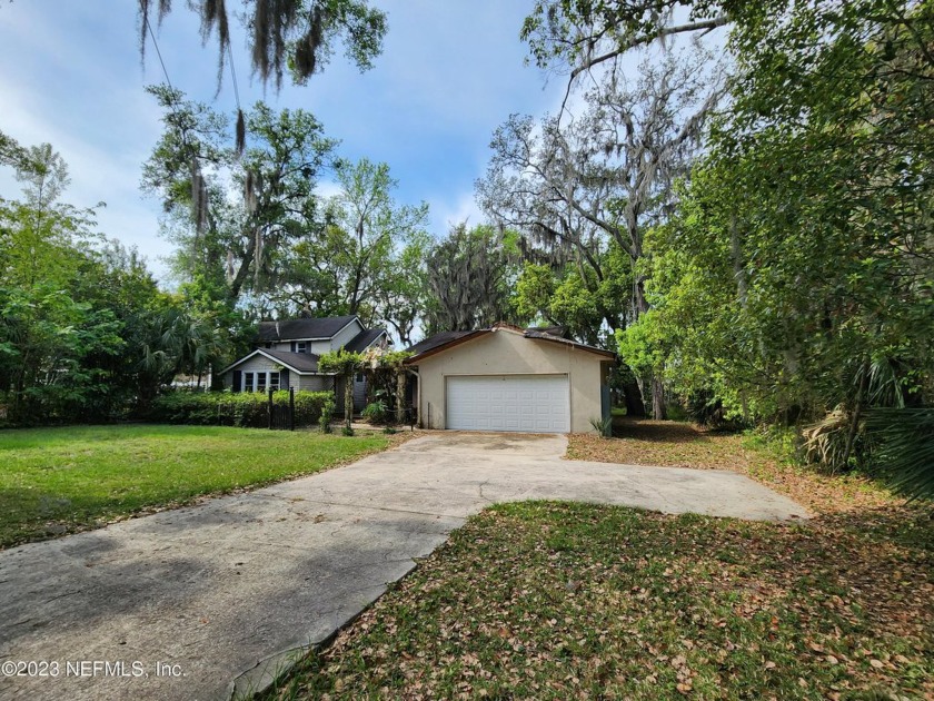 Located on the Ortega River, this property is a boaters dream! - Beach Home for sale in Jacksonville, Florida on Beachhouse.com