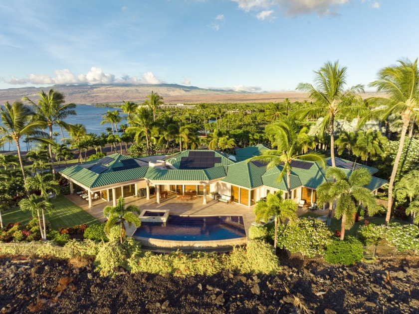 Located within a few minutes walk to the Mauna Lani Beach Club - Beach Home for sale in Kamuela, Hawaii on Beachhouse.com