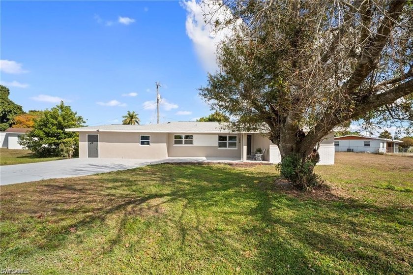 One or more photo(s) has been virtually staged, AI generated or - Beach Home for sale in Lehigh Acres, Florida on Beachhouse.com