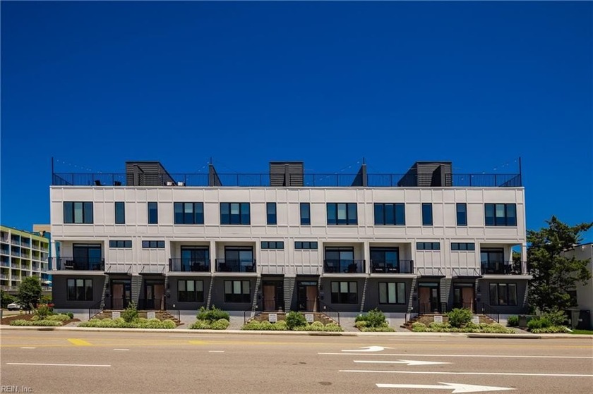 Looking for a 2nd home or Short Term Rental investment property - Beach Home for sale in Virginia Beach, Virginia on Beachhouse.com