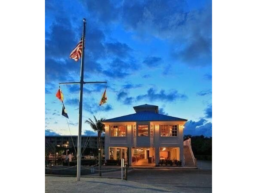 End Unit !! with a tropical Idyllic ocean view . The Largest - Beach Home for sale in Key Largo, Florida on Beachhouse.com