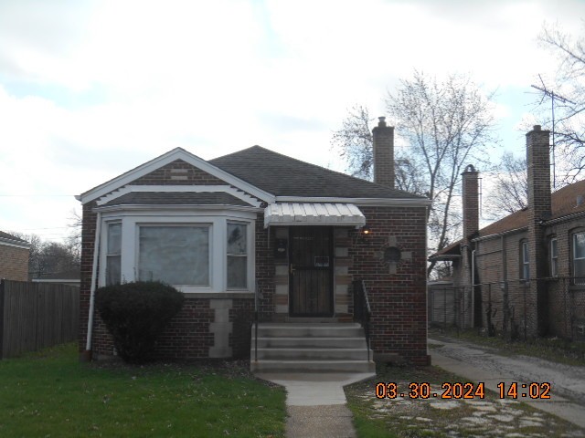 RAISED RANCH READY FOR REHAB !!! HOT WATER TANK AND FURNACE ARE - Beach Home for sale in Chicago, Illinois on Beachhouse.com