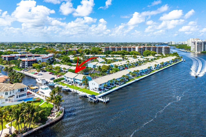 Stunning fully remodeled waterfront townhome in the highly - Beach Townhome/Townhouse for sale in Boca Raton, Florida on Beachhouse.com