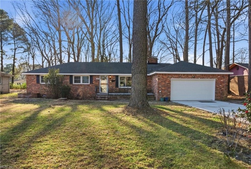 Beautiful brick ranch on a large lot near Virginia Wesleyan - Beach Home for sale in Virginia Beach, Virginia on Beachhouse.com