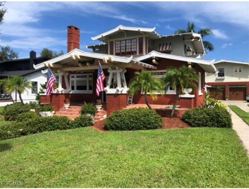 Historic charm, built in 1924, well maintained as close to - Beach Home for sale in Fort Myers, Florida on Beachhouse.com