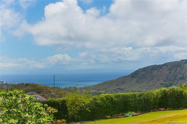 Prestigious Mariner's Ridge For $1.475M (Ridge Average Price $1 - Beach Home for sale in Honolulu, Hawaii on Beachhouse.com