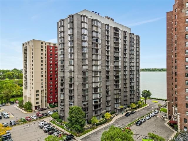 Exciting opportunity to own on the Gold Coast at a most - Beach Condo for sale in Detroit, Michigan on Beachhouse.com