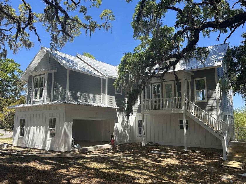 Amazing Views of Winyah Bay, Live Oaks and Unbelievable Master - Beach Home for sale in Georgetown, South Carolina on Beachhouse.com