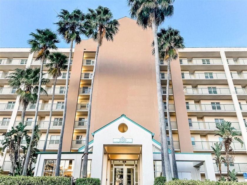 Enjoy luxury country club living in this fifth floor condo - Beach Condo for sale in Palmetto, Florida on Beachhouse.com