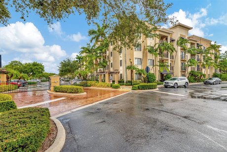 Incredible location at Midtown in desirable Palm Beach Gardens - Beach Condo for sale in Palm Beach Gardens, Florida on Beachhouse.com