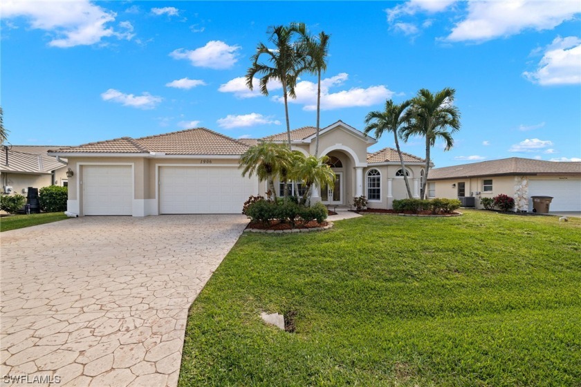 Florida Luxury Living - LOCATION is everything! If you are - Beach Home for sale in Cape Coral, Florida on Beachhouse.com