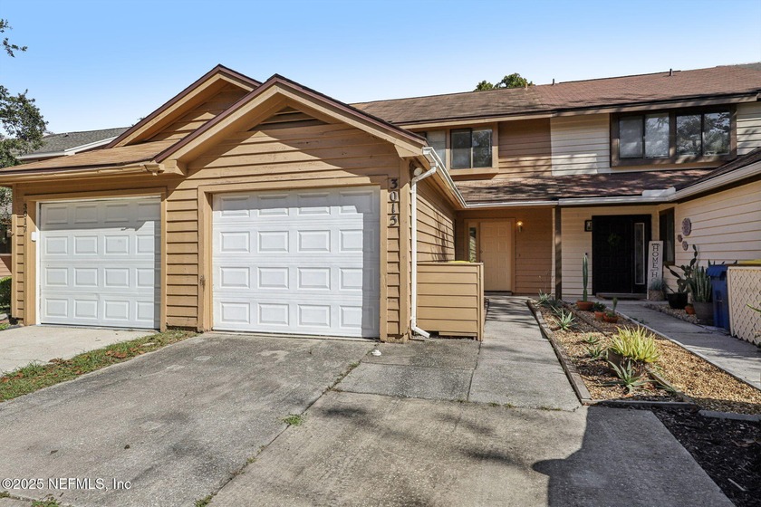 Prime location! NO HOA or CDD! 3 Bedrooms and 2.5 baths with - Beach Condo for sale in Jacksonville, Florida on Beachhouse.com