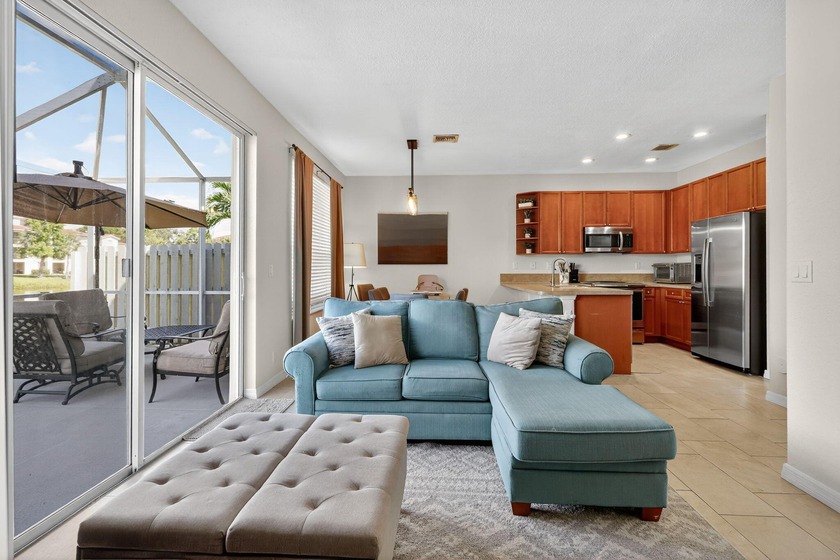 This home features 3 bedrooms, 2.5 baths, and peaceful lake - Beach Home for sale in West Palm Beach, Florida on Beachhouse.com